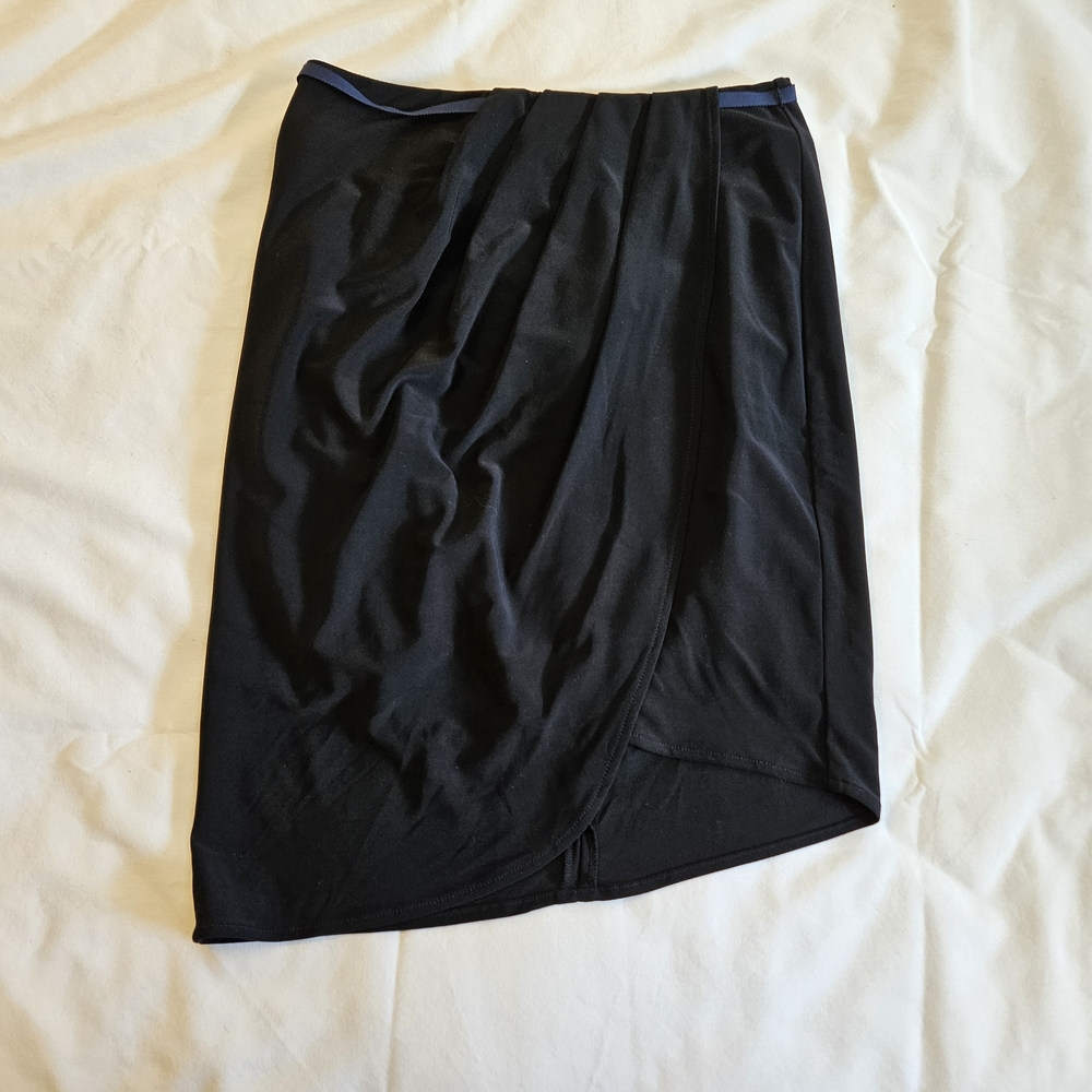 Tahari Elegant Black Pencil Skirt